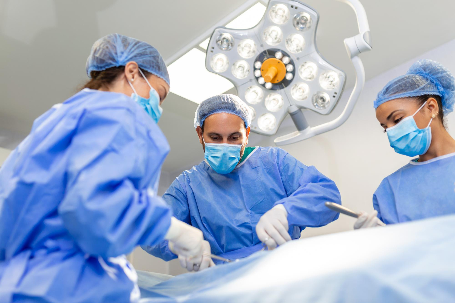 Case Study: Enhancing Surgical Precision with V2 Meditech’s Advanced Surgery Lights